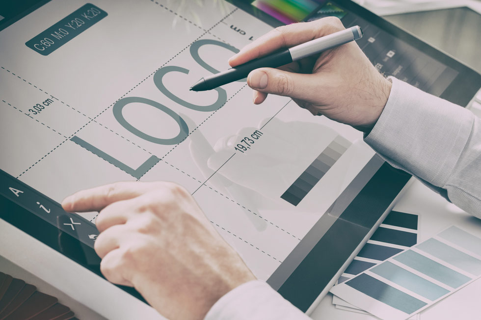 Kto wymyślił pierwszy logotyp? O historii logo słów kilka